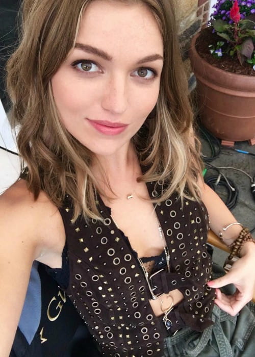 Lili Simmons in a selfie as seen in October 2018