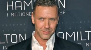 Mikael Persbrandt