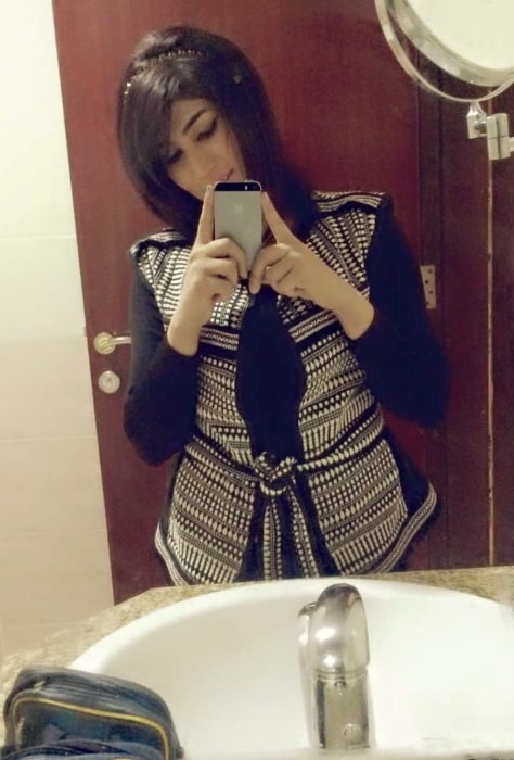 Qandeel Baloch as seen while clicking a mirror selfie