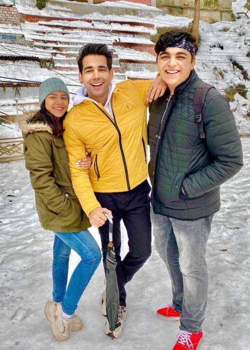 Rishi Dev as seen in a picture taken with his sister Diksha and brother Sanjay in February 2020