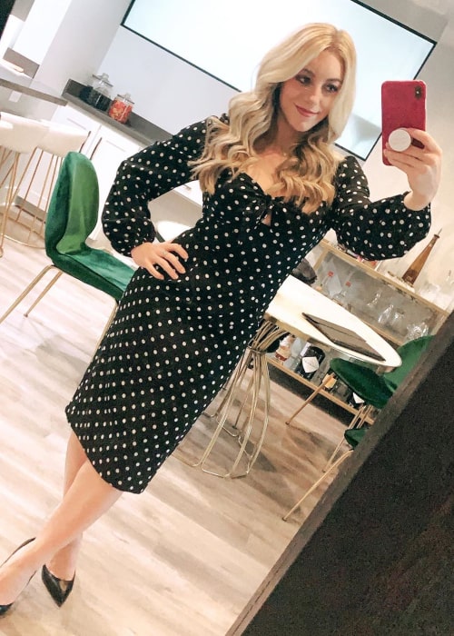 Samantha Peszek in an Instagram selfie as seen in January 2020