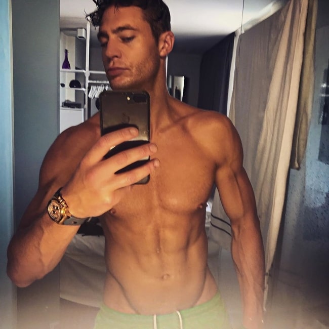 Scotty T as seen while clicking a shirtless mirror selfie flaunting his toned physique in August 2019