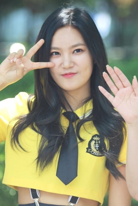 Seoyul as seen while posing for a picture at 'Berry Good' 2nd year anniversay fanmeeting on May 21, 2016