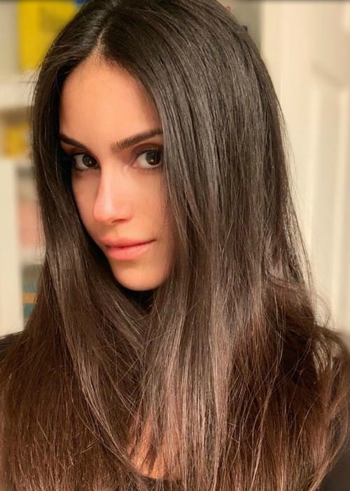 Shiva Negar in an Instagram selfie as seen in January 2019