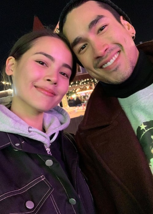 Urassaya Sperbund smiling in a selfie along with Nadech Kugimiya in December 2019