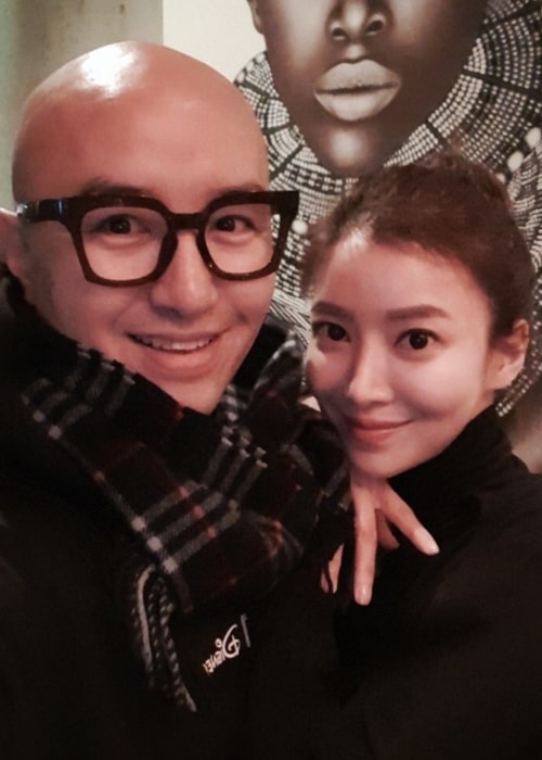 Yoon Se-ah as seen in a selfie taken with actor Hong Seok-cheon in January 2020