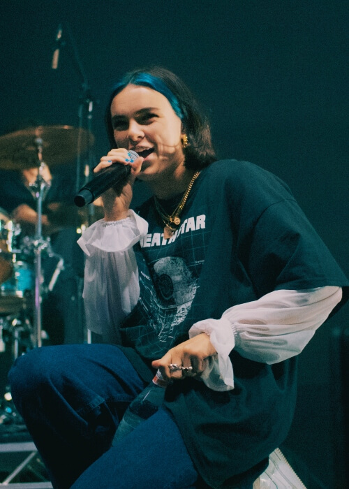 Benee addressing the audience after her opening song at Spotify's Front Left Live playlist event at The Forum, Melbourne on October 9, 2019