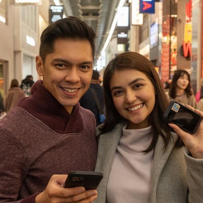 Carlo Aquino as seen in a picture taken with his beau, TV personality Trina Candaza in January 2020