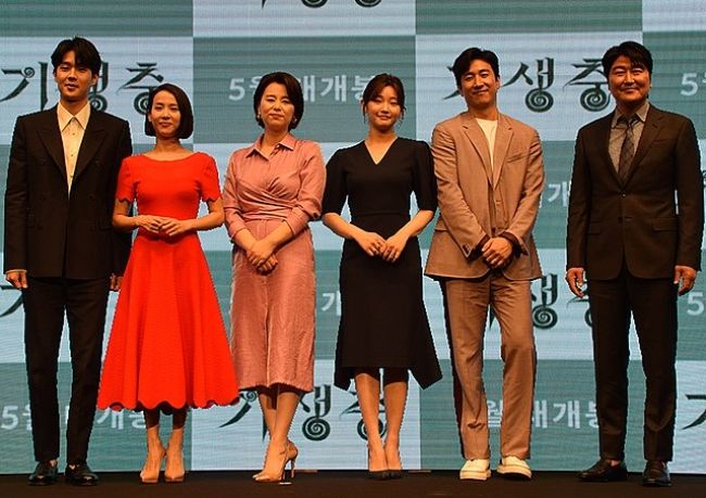 Choi Woo-shik (extreme left) with the cast of the award-winning film Parasite