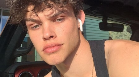 Curran Walters Height, Weight, Age, Girlfriend, Family, Facts, Biography.