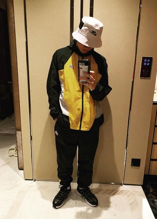 Eunhyuk as seen while taking a mirror selfie in January 2020