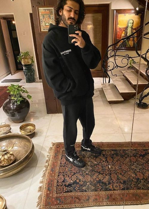 Harshvardhan taking a selfie in March 2020