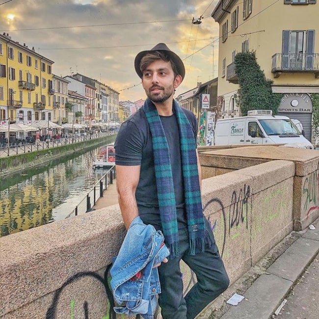 Himansh Kohli on a vacation in Milano Navigli