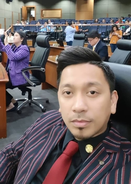 Jhong Hilario as seen in a selfie taken at the Makai City Hall in October 2019