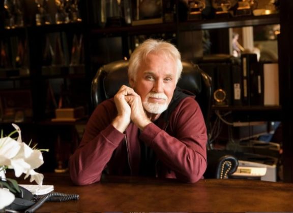Kenny Rogers Height, Weight, Age, Girlfriend, Family, Facts, Biography