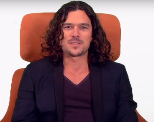 Luke Arnold Height, Weight, Age, Girlfriend, Family, Facts, Biography