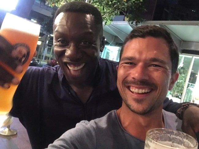 Luke Arnold as seen while taking a selfie along with Hakeem Kae-kazim in January 2019