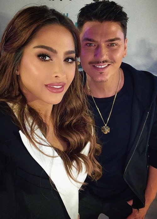 Mario Dedivanovic smiling in a selfie alongside Fouz Al Fahad in Doha City, Qatar in February 2020