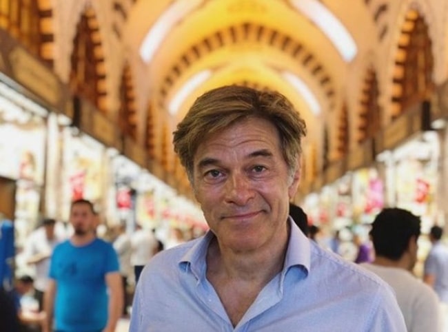 Mehmet Oz at the Grand Bazaar of İstanbul in February 2020