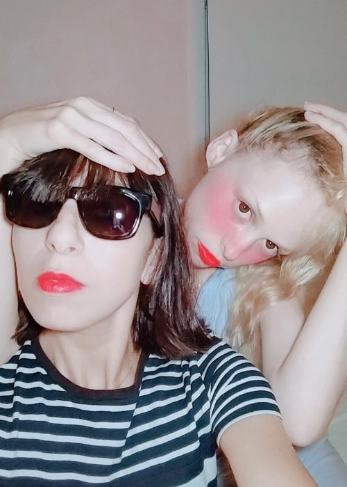 Petite Meller (Right) as seen in a selfie along with Jennifer Abessira in September 2018