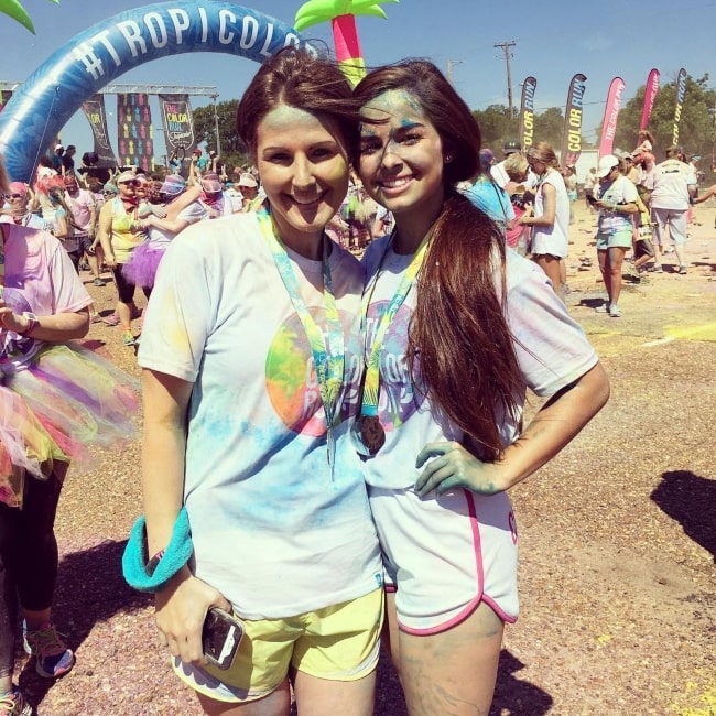 Sheri Easterling having a fun time with her daughter in May 2016