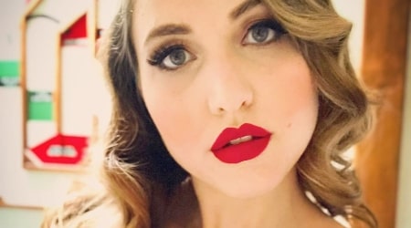 Taylor Tomlinson Height, Weight, Age, Body Statistics