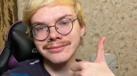 Aksually Height, Weight, Age, Body Statistics
