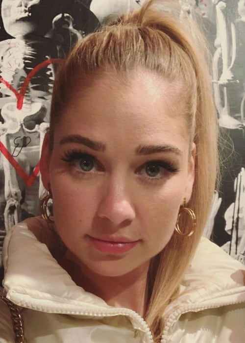 Amanda Clapham in an Instagram selfie as seen in December 2019
