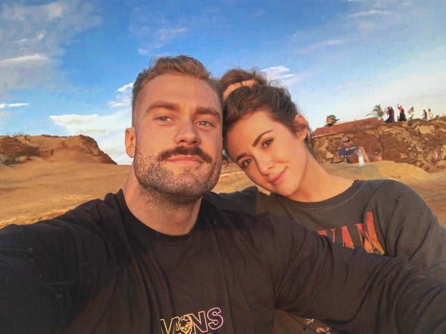 Chris Bumstead and Courtney King in a selfie in September 2019