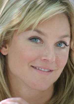 Elisabeth Röhm Height, Weight, Age, Boyfriend, Family, Facts, Biography