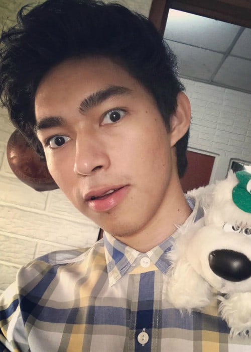 Fernanfloo in an Instagram selfie as seen in October 2017