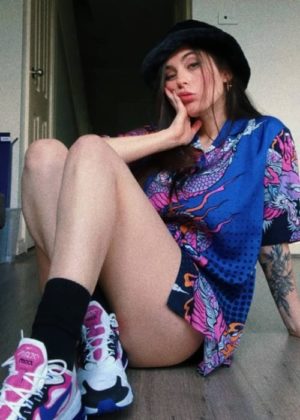 HeyImBee Height, Weight, Age, Boyfriend, Family, Facts, Biography