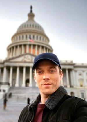 Jake Abel Height, Weight, Age, Spouse, Family, Facts, Biography