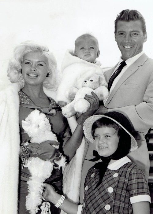 Jayne Mansfield as seen while posing for a picture along with Hargitay and children in London in 1959