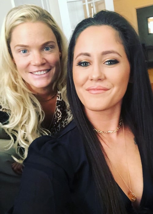 Jenelle Evans clicking a selfie along with Ashley Smith in September 2019