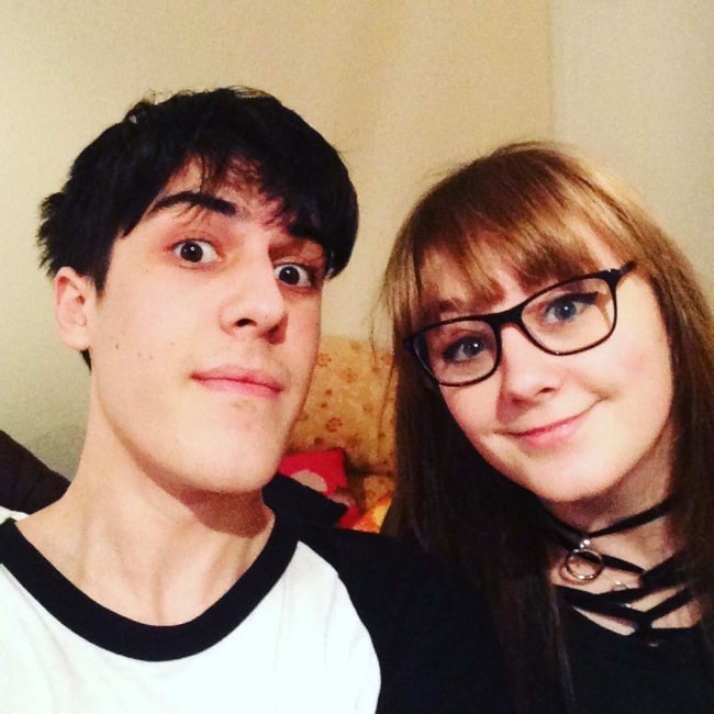 Jentplays as seen in a picture taken with his rumored girlfriend YouTuber Samantha Strange in July 2017