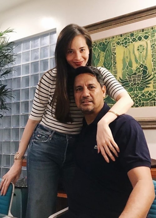 Lucy Torres Gomez posing for a picture along with Richard Gomez in 2020