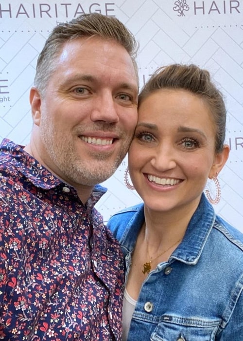 Mindy McKnight as seen in a selfie with her husband Shaun McKnight in February 2020