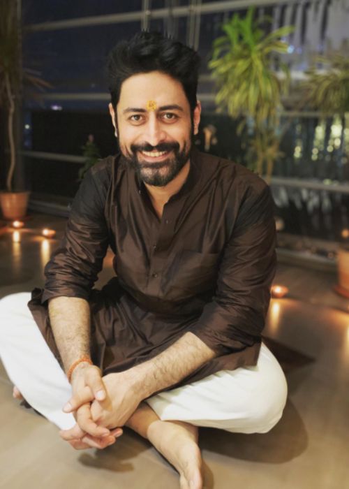 Mohit Raina in his house during diwali celebrations in 2019