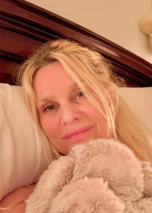 Nicollette Sheridan Height, Weight, Age, Boyfriend, Family, Biography