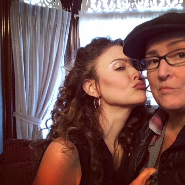 Reiko Aylesworth as seen in a selfie taken with actress Jillian Armenante in October 2018