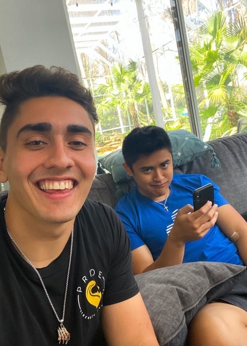 Rohan Kohli as seen in a selfie taken with fellow YouTuber Ricky Ireland in February 2020