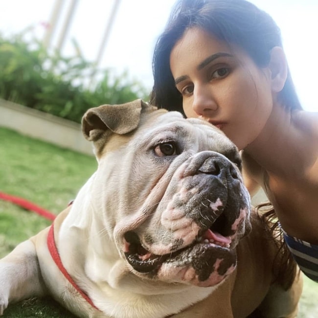 Sonnalli Seygall as seen in a picture taken with her pet dog Shamsher in March 2020