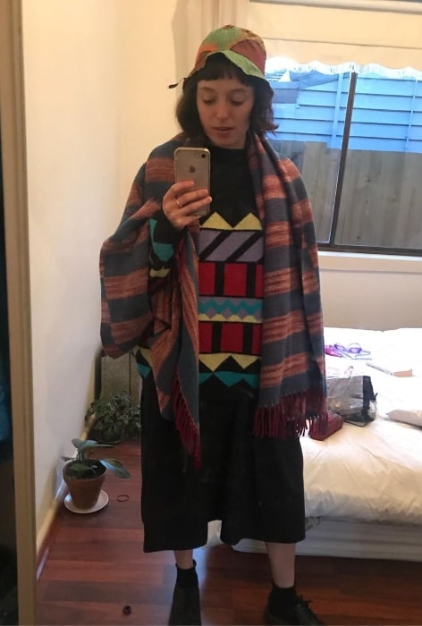 Stella Donnelly taking a mirror selfie in September 2019