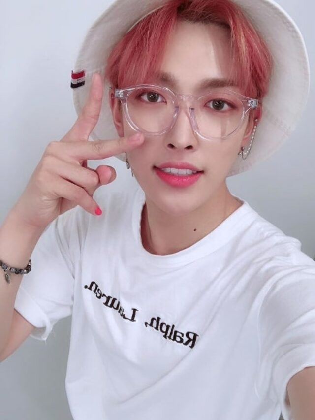 cropped-Kim-Hong-joong-taking-a-selfie-in-May-2019.jpg