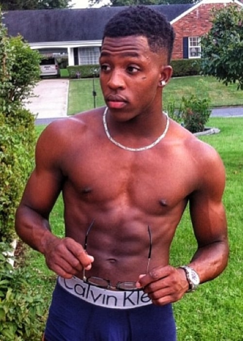 iLoveMemphis posing shirtless in August 2013