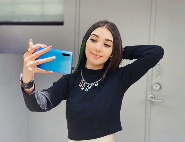 Amara Que Linda in a selfie in February 2020