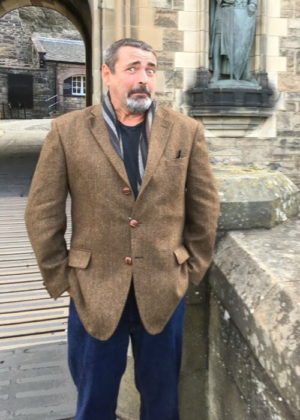 Next photo of Angus Macfadyen