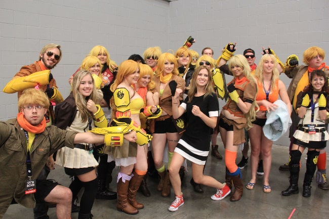 Barbara Dunkelman (Center) as seen while posing for a picture with a group of cosplayers dressed as Yang Xiao Long, her character in 'RWBY', in July 2016