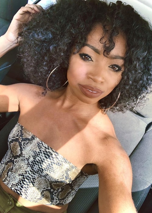 Candace Rice taking a car selfie in Manhattan Beach, California in March 2020